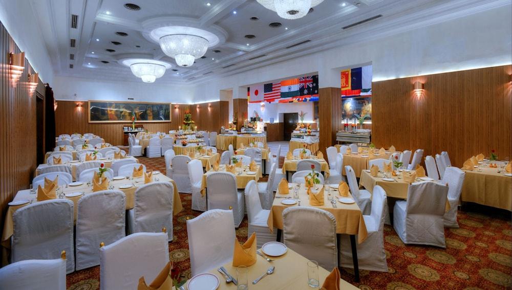 Hotel Clarks Varanasi Limited Dış mekan fotoğraf