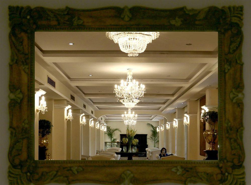 Hotel Clarks Varanasi Limited Dış mekan fotoğraf