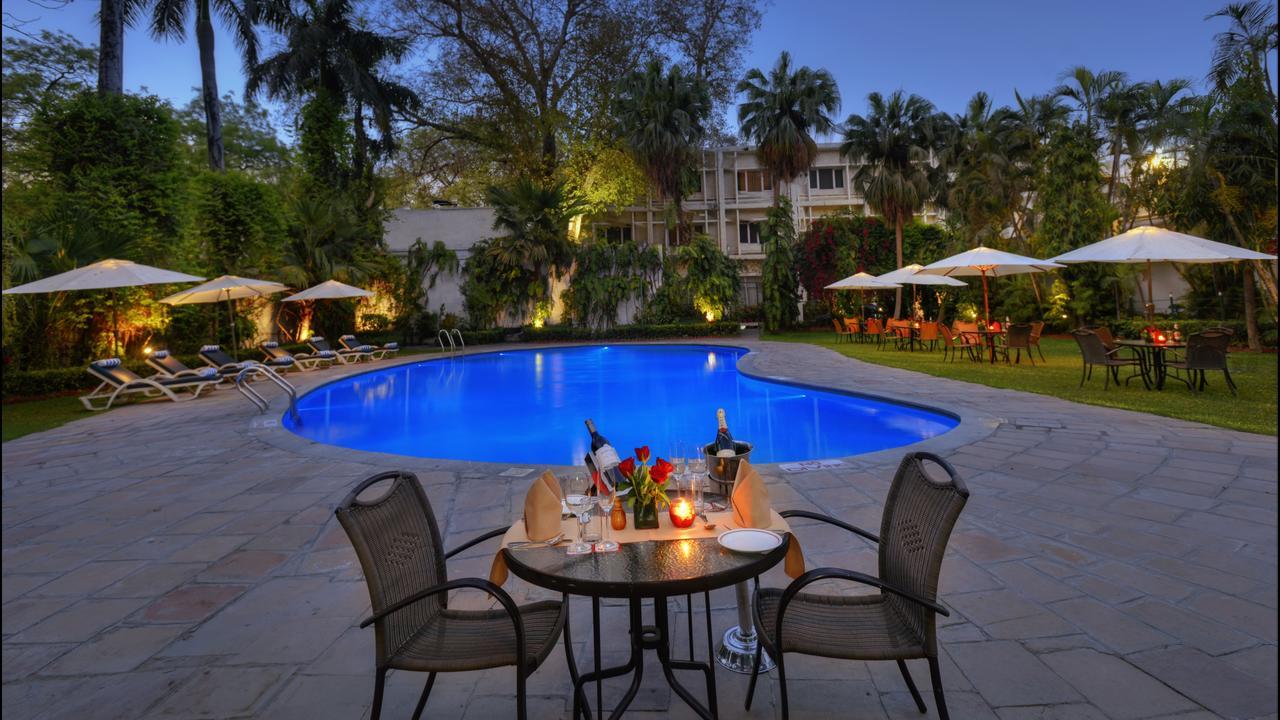 Hotel Clarks Varanasi Limited Dış mekan fotoğraf