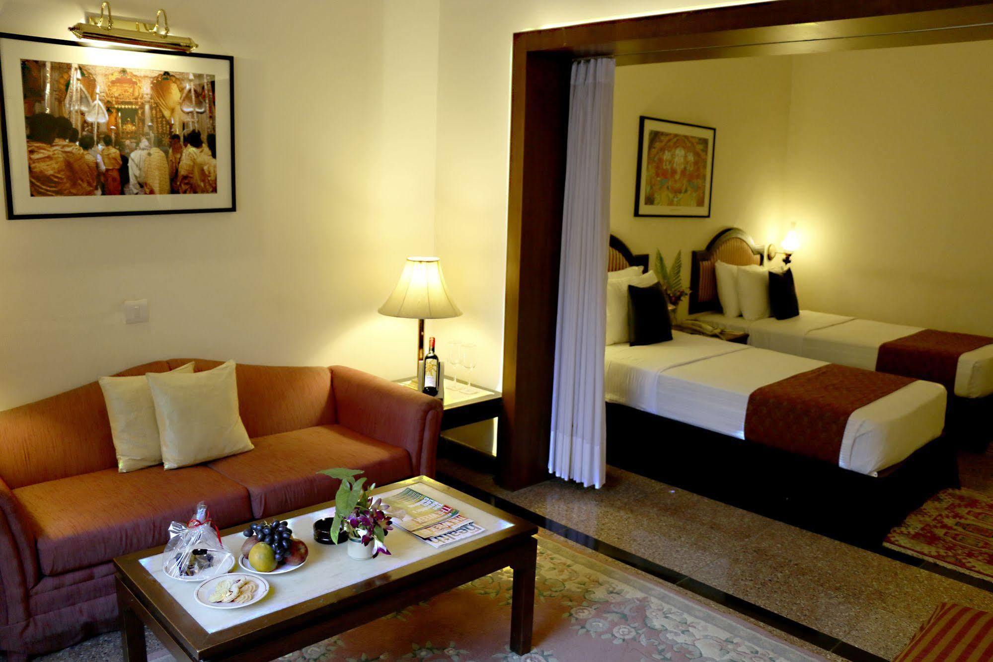 Hotel Clarks Varanasi Limited Dış mekan fotoğraf