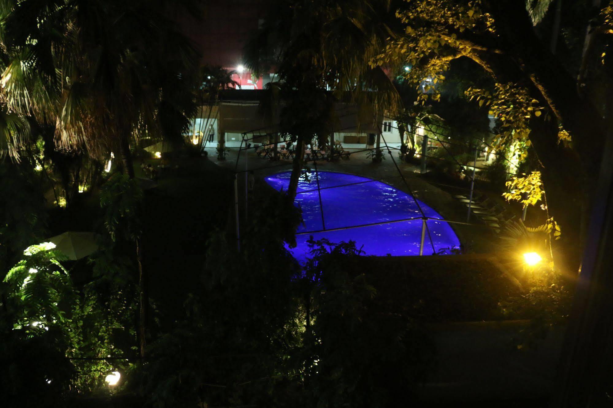 Hotel Clarks Varanasi Limited Dış mekan fotoğraf