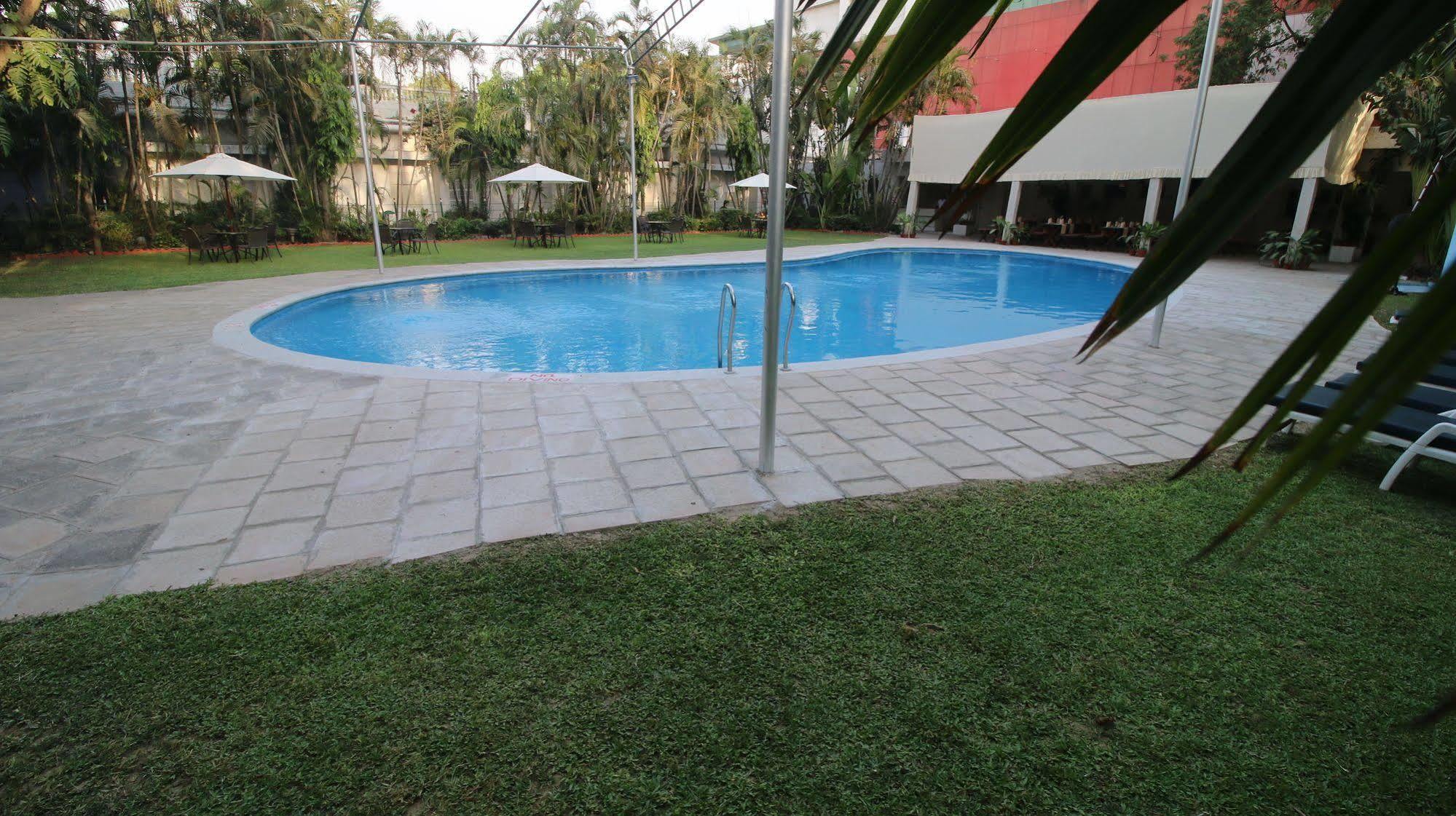 Hotel Clarks Varanasi Limited Dış mekan fotoğraf